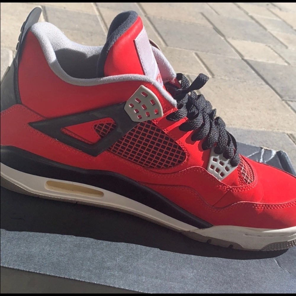 jordan flights red